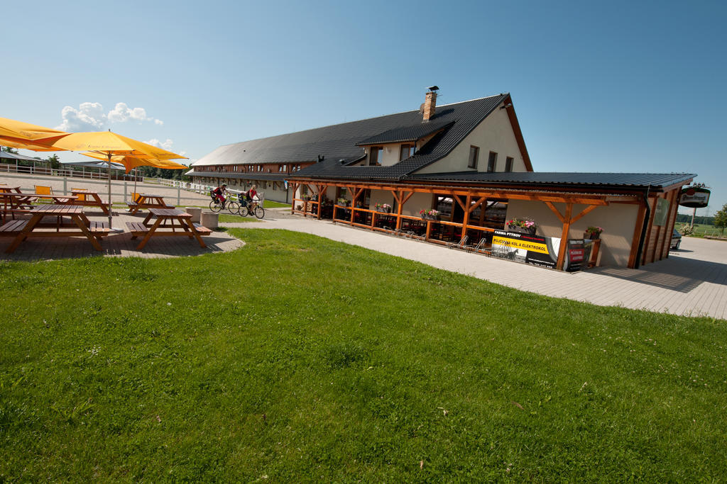 Farma Ptyrov Otel Mnichovo Hradiště Oda fotoğraf