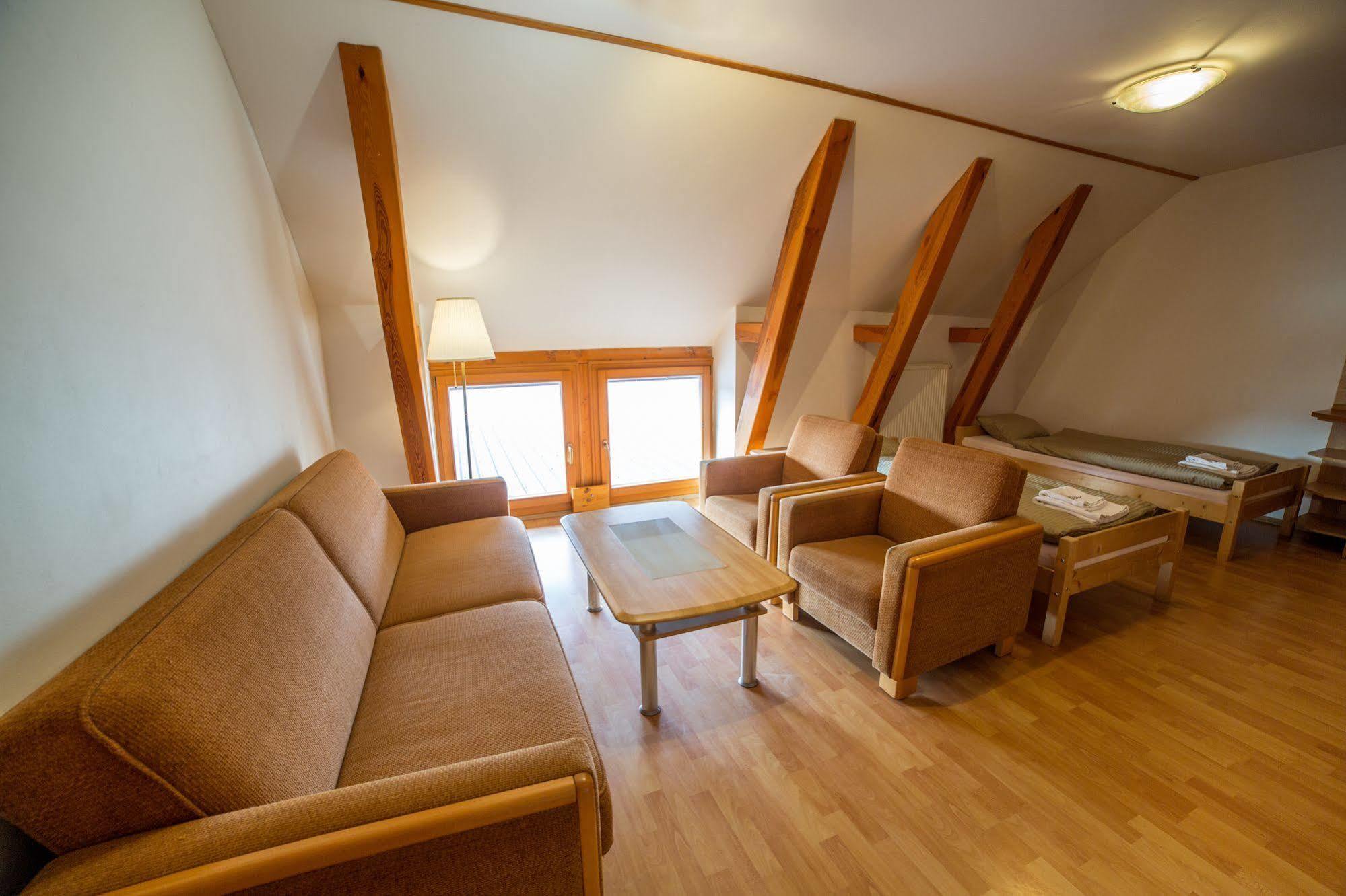 Farma Ptyrov Otel Mnichovo Hradiště Dış mekan fotoğraf